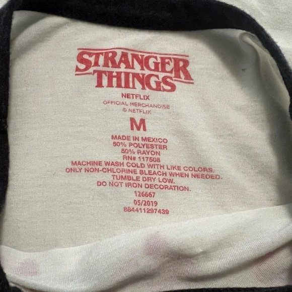 Stranger Things T-Shirt - Picture 3 of 3